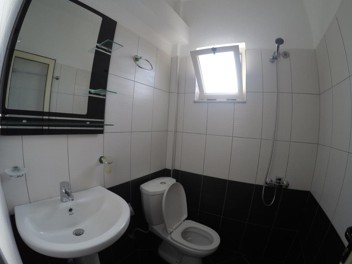 Hotel Arsenal Ksamil Buitenkant foto