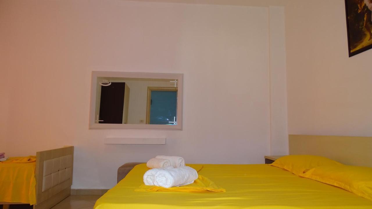 Hotel Arsenal Ksamil Buitenkant foto