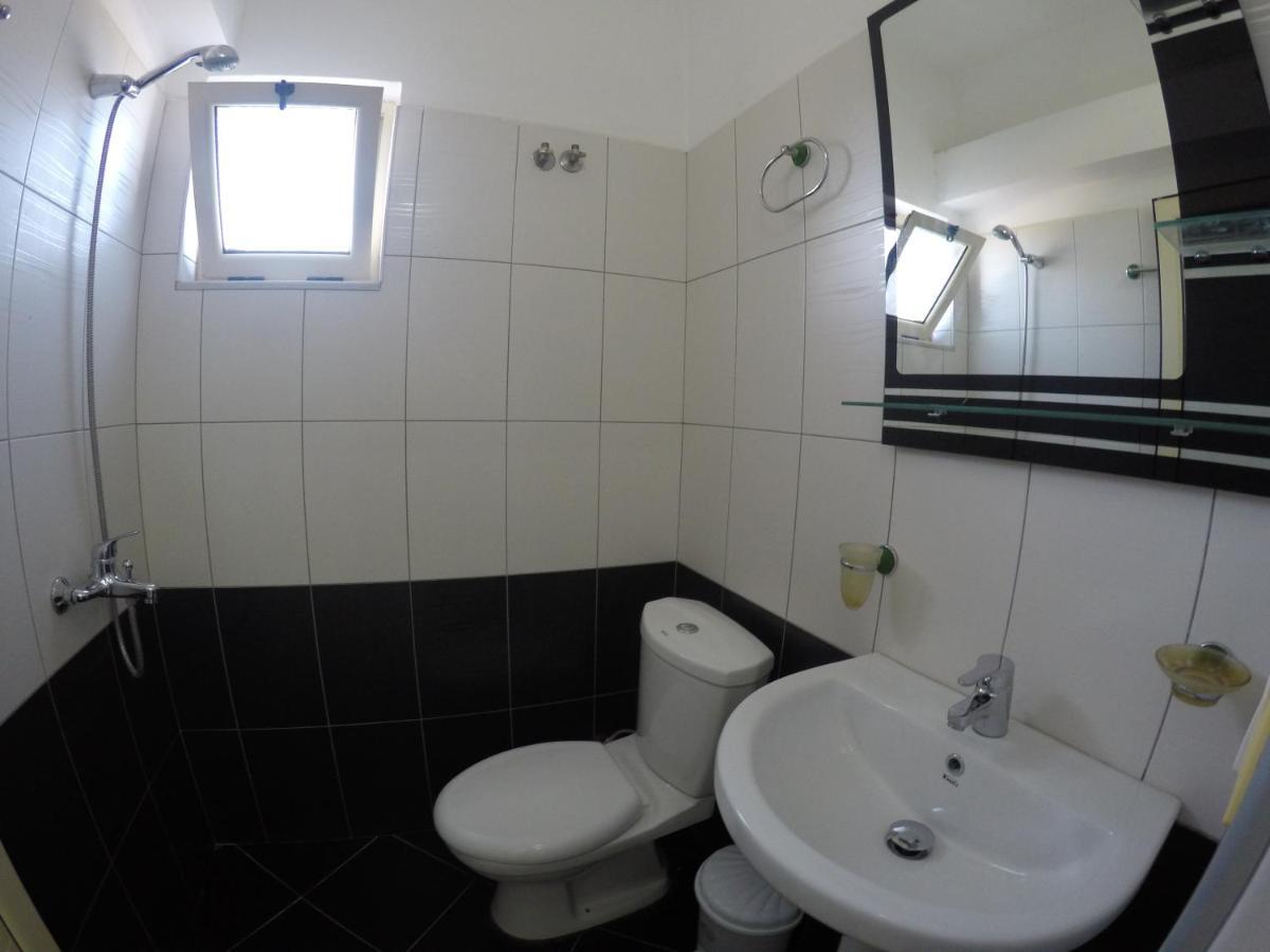 Hotel Arsenal Ksamil Buitenkant foto