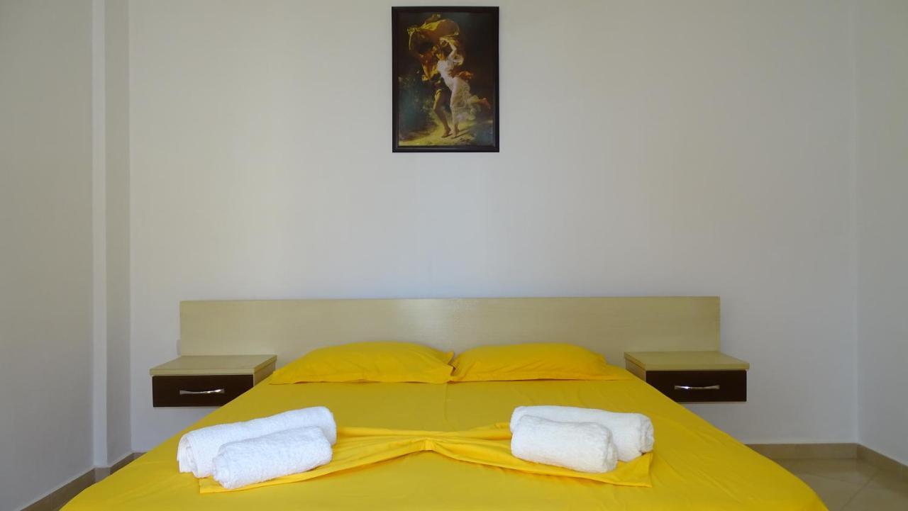 Hotel Arsenal Ksamil Buitenkant foto